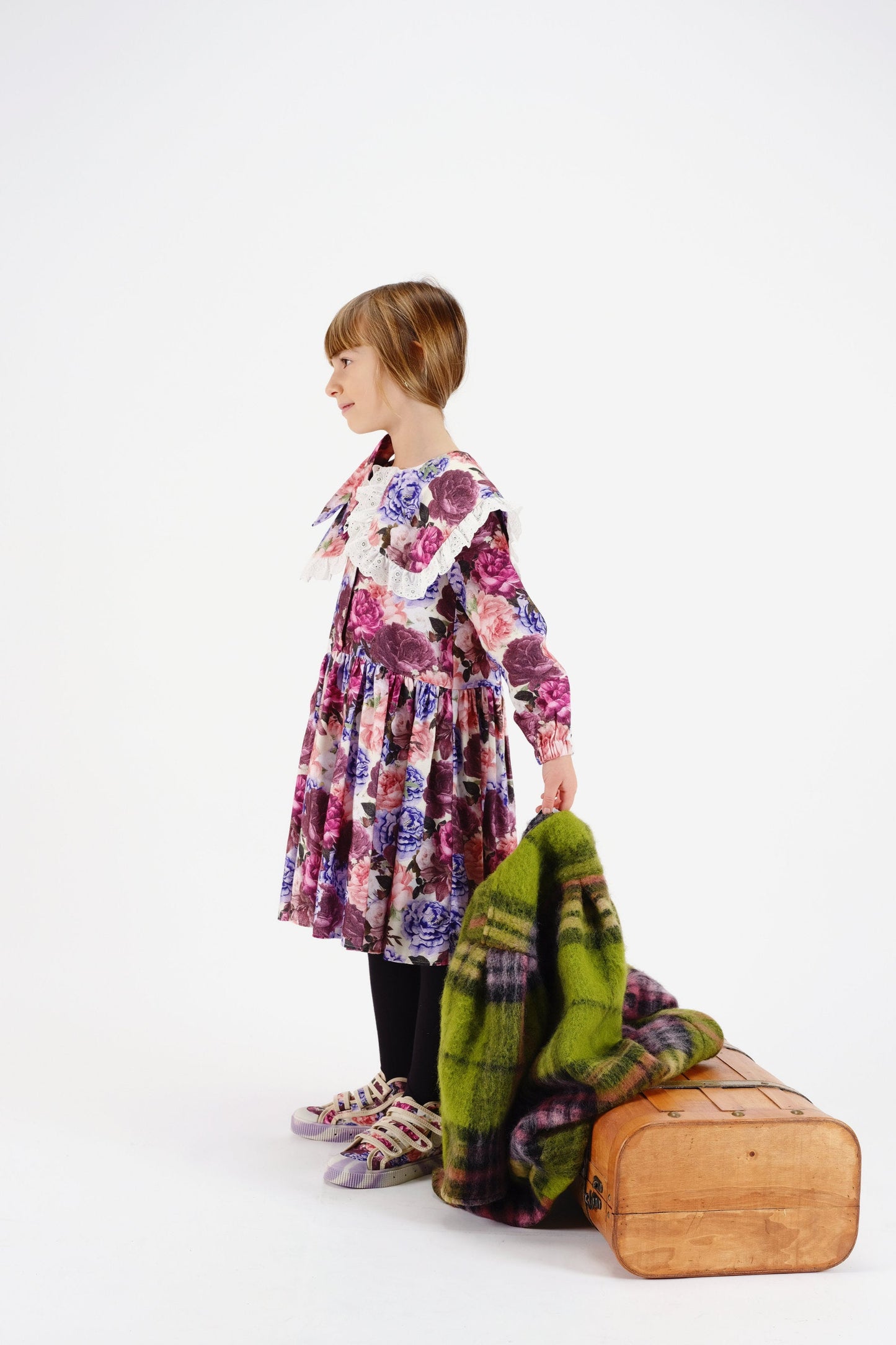 DRESS Gilberta Wallpaper