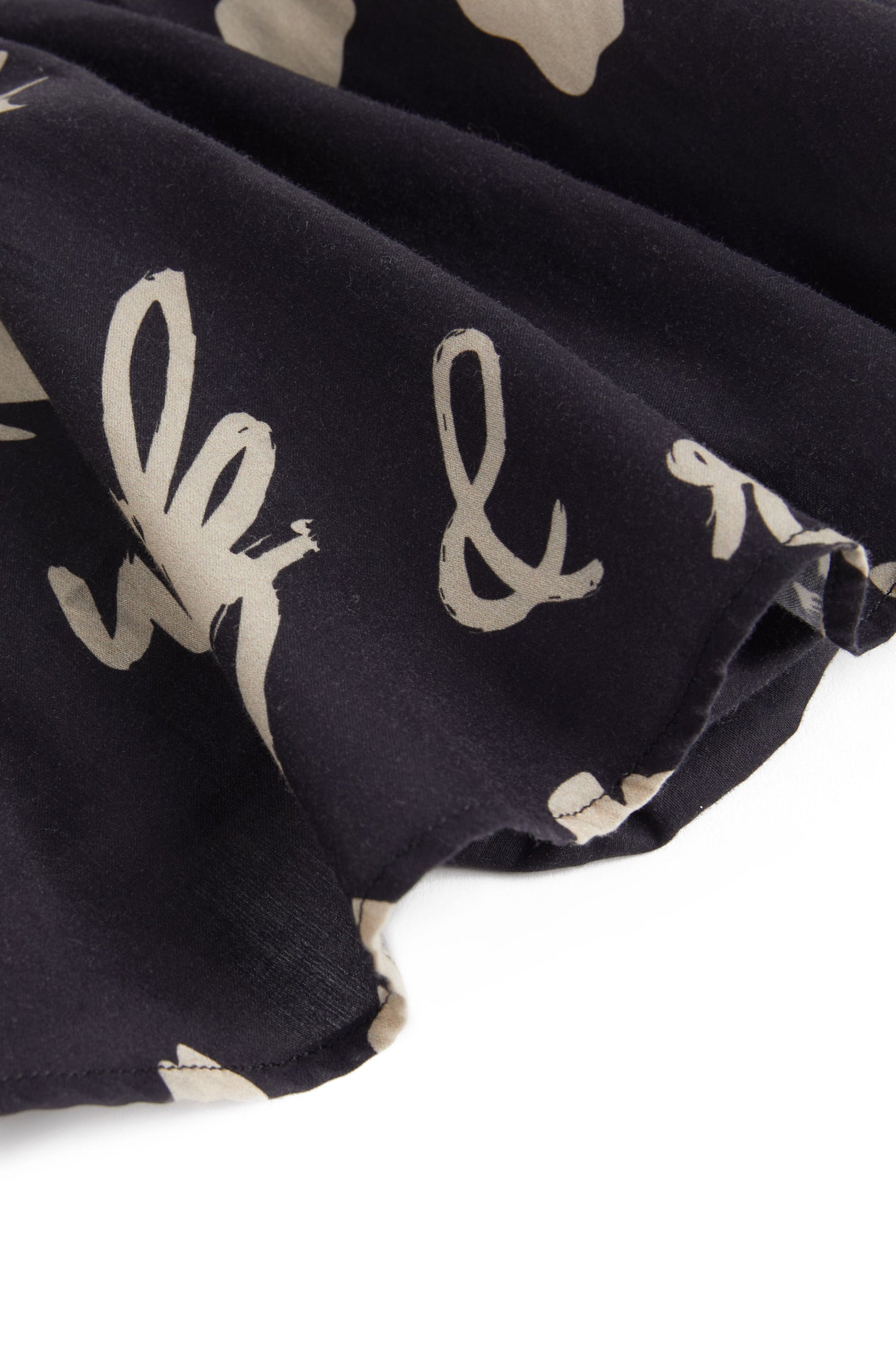 SHORTS Luisa Botanical Black