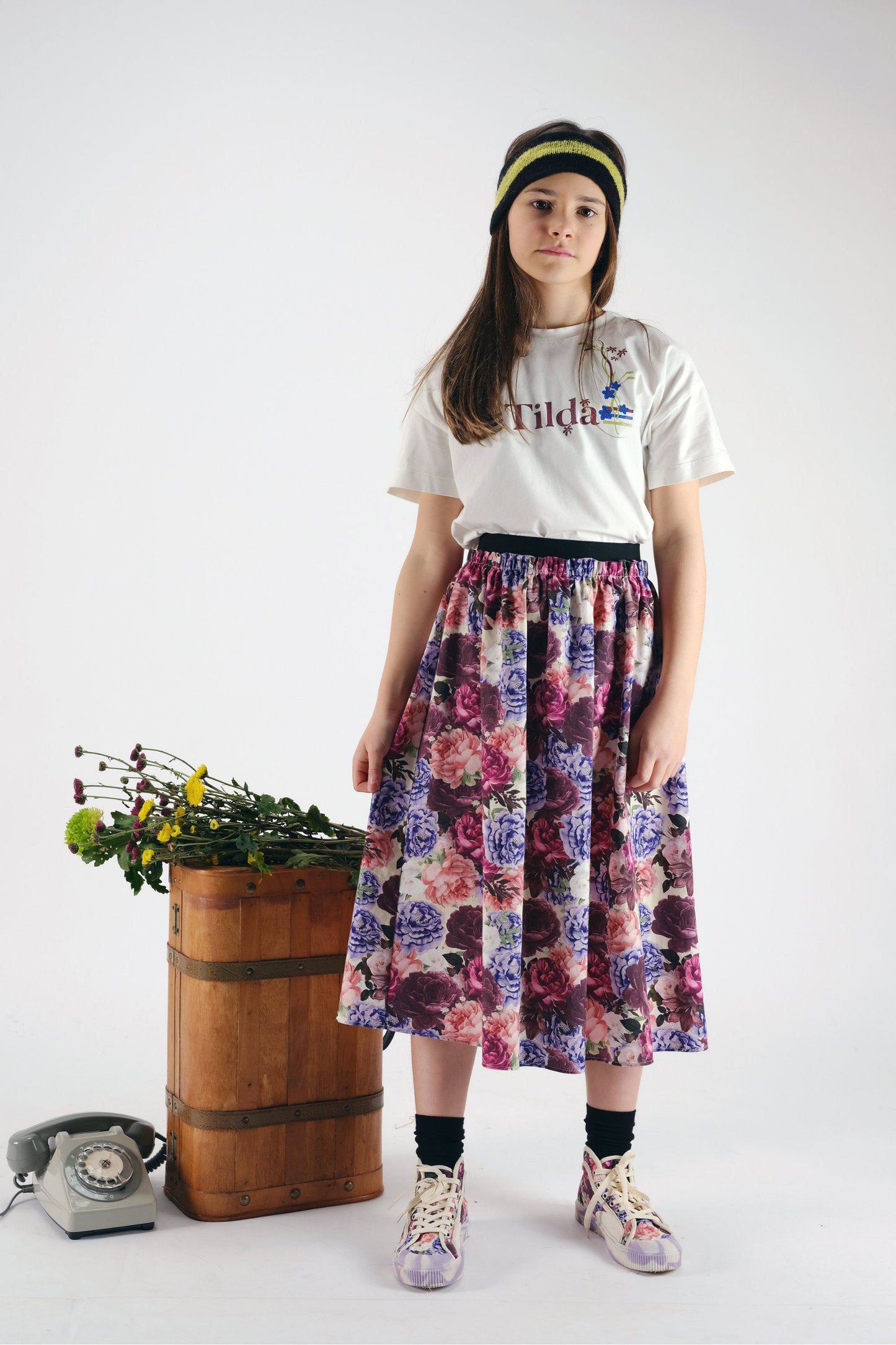 SKIRT Silvina Wallpaper