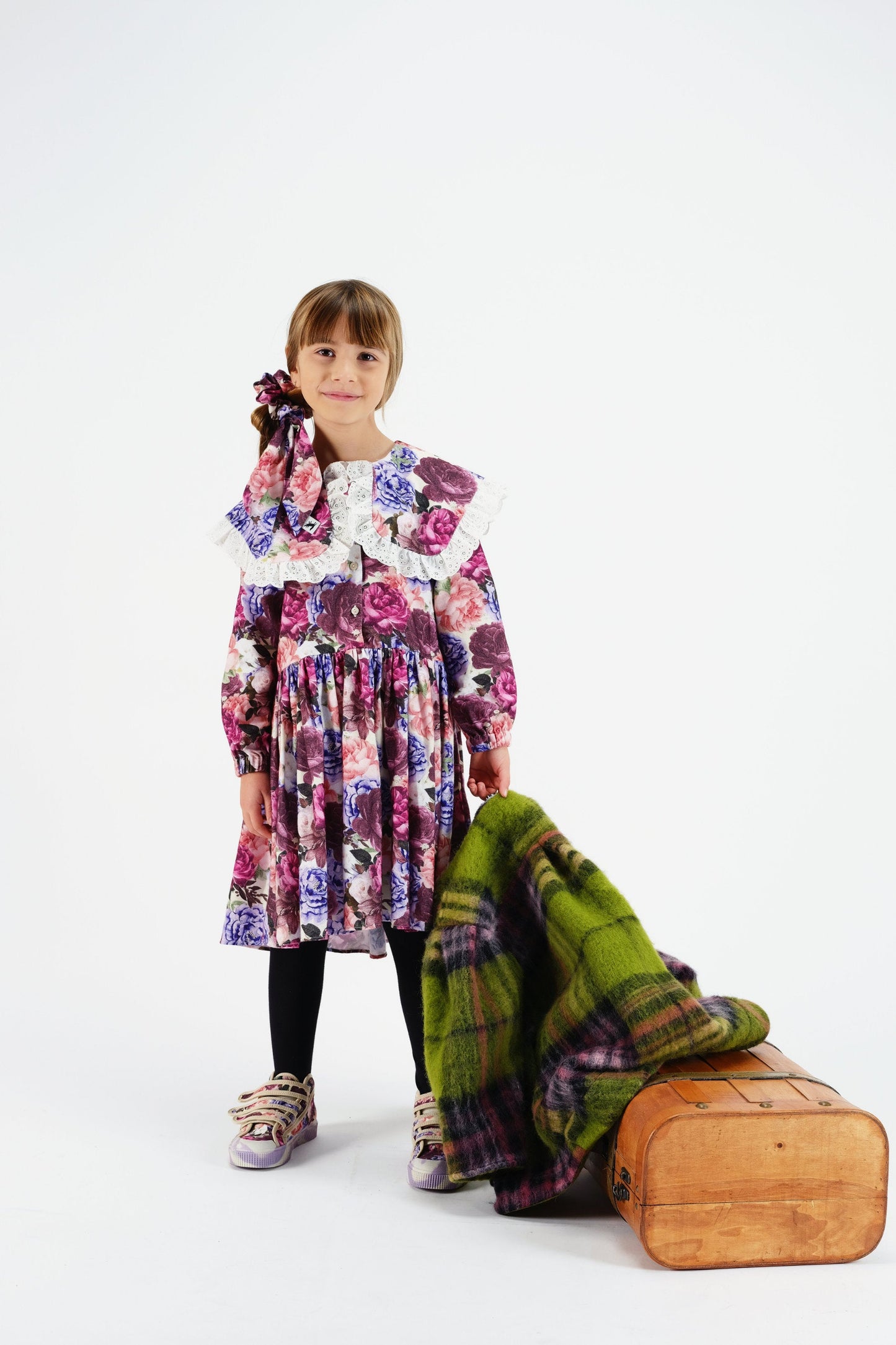 DRESS Gilberta Wallpaper