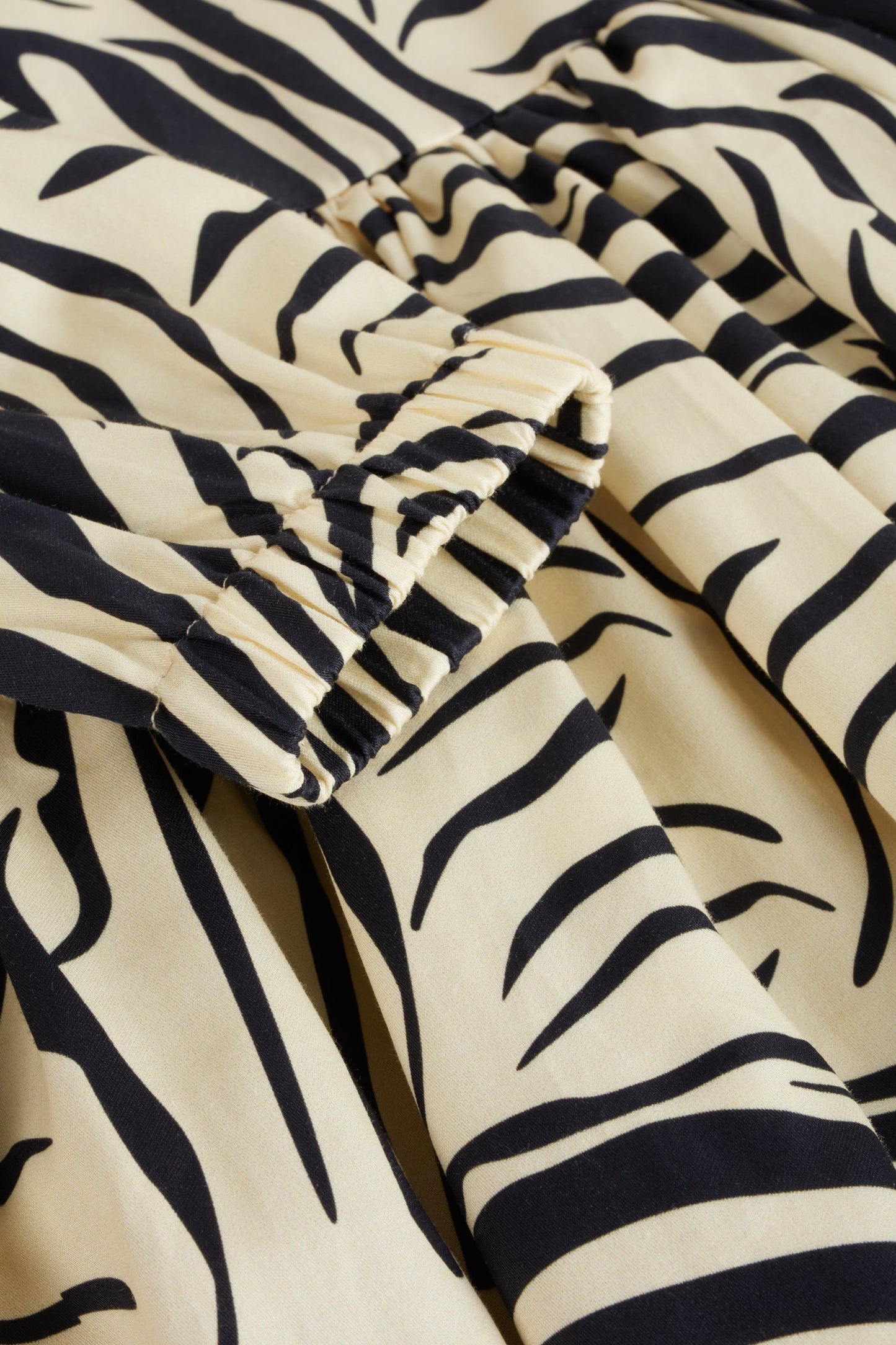 DRESS Gilberta Zebra Black
