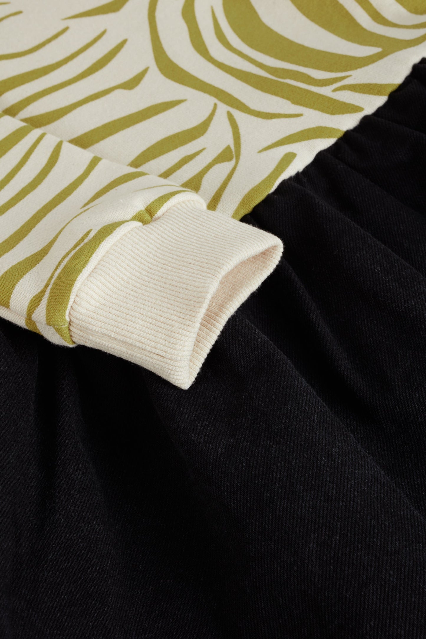 DRESS Mercedes Zebra Olive