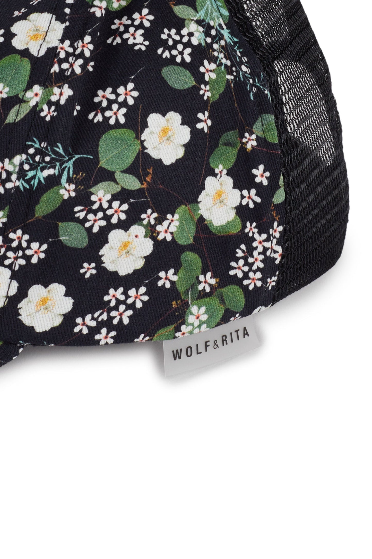 HAT Inácio Black Garden